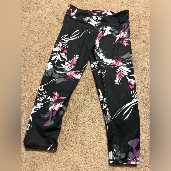Lightly worn- Fabletics floral design leggings - Picture 2 of 4